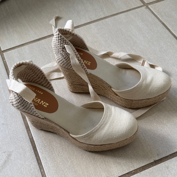 casa hernandez Shoes - Chic Cream Espadrille Wedges
